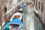 威尼斯的小艇课文(威尼斯小艇：探寻浪漫之都的生命之水)